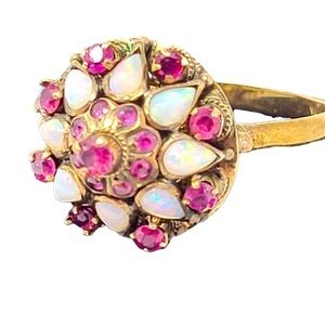 Princess Ring, SZ 9 14KT Yellow Gold Vintage Opal Gemstones, Garnets